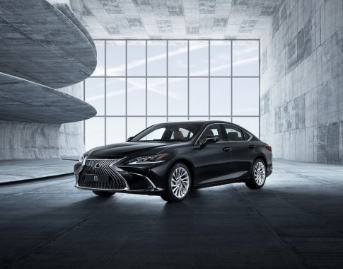 Naujasis „Lexus ES“: labiau dinamiškas ir ambicingas