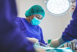 Austrijoje ne tą koją amputavusiai chirurgei skirta kelių tūkstančių bauda