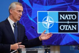 J. Stoltenbergas: NATO pasirengusi dislokuoti dideles pajėgas, kad apgintų  ...