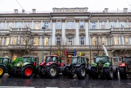 Po ūkininkų protesto Vilniuje stabdomas reikalavimas atkurti daugiametes pi ...