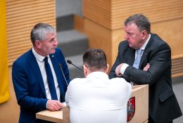 Valdančiųjų vargai dėl skubos tvarka stumiamų LRT pataisų: posėdžiavo daugi ...