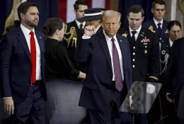 Buvęs NATO vadovas: laikas nustoti meilikauti Trumpui