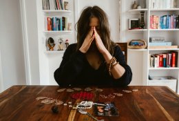 Skyrybos moterims kainuoja brangiau: kaip apsaugoti savo finansinę laisvę