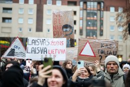 Protestų lydimas LRT įstatymo pataisas tikimasi priimti gegužę