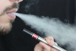 Seime – naujas siūlymas drausti parduoti vienkartines elektronines cigarete ...