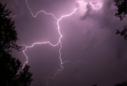 Vasaros audrų sezonas: kaip apsaugoti namus ir išvengti nuostolių?