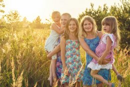 Vaikai, kurie nemato vasaros atostogų: nematomas darbas, apie kurį Lietuvoj ...