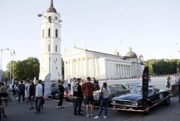 Kelionė senoviniais automobiliais