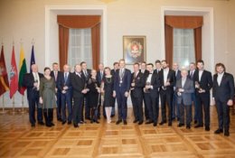 Labiausiai nusipelniusiems vilniečiams įteiktos šv. Kristoforo statulėlės