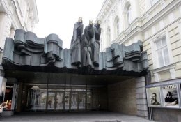 Statistika: kine ir teatre pernai lankytasi dažniau