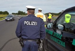 Lenkija atnaujino vidaus sienų kontrolę