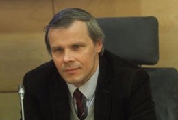 Garbės ženklu „Nešk savo šviesą ir tikėk" apdovanotas G. Karosas