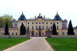 Traukiniu į Balstogę: ir apsipirkti, ir pamatyti