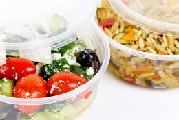 Tai reikia žinoti: ką slepia plastikiniai indai?