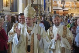 „Savaitė“: vedę vyrai pasirinko tarnystę