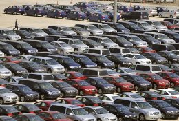 Demografija jau stabdo prekybą automobiliais