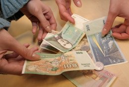 Per 100 metų Lietuvoje pinigai keitėsi 8 kartus