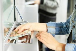 Mūsų ekonomiką gelbsti emigrantų perlaidos?