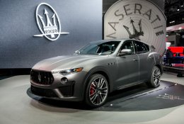 Naująjį „Maserati Levante Trofeo“ varo „Ferrari“