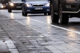 Kaunas su didėjančiu eismu kovos naujais mokesčiais už automobilių stovėjimą