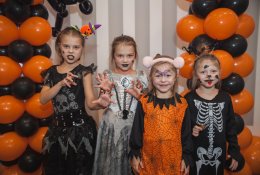Bauginantys „Šiurpnakties“ kostiumai ir širdį glostantis „Happimess“ tikslas