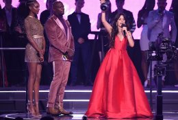 Ispanijoje išdalinti MTV apdovanojimai: juose triumfavo hito „Havana“ atlikėja C.Cabello