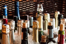 Pernai lietuviai alkoholio pirko mažiau, į aukštumas šoko nealkoholinių gėrimų paklausa