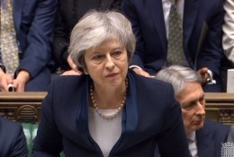 „Brexito“ užkulisiai: britų žiniasklaida apie T.May „košmarą“ ir „istorinį pralaimėjimą“