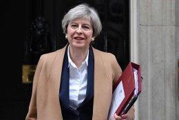 „Brexito“ gali tekti palaukti: ES pasiruošusi atidėti išsiskyrimą su D.Britanija iki 2020 metų