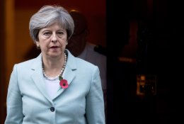 Th.May paprašė atidėti „Brexitą“ iki birželio pabaigos