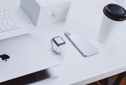 „Apple“ naujovės: 5 tūkst. dolerių kainuojantis monitorius ir atskirai perkamas 1 tūkst. vertės stovas