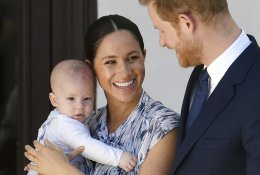 Princas Haris su žmona Meghan po ilgo laiko viešai parodė savo sūnelį Archį