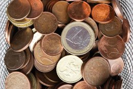 Lietuvos bankas užsimojo iš mokyklų valgyklų išgyvendinti grynuosius pinigus