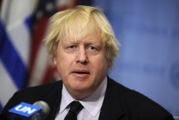 B. Johnsonas priima „Brexito“ pratęsimą, tačiau ragina pritarti siūlymui surengti rinkimus