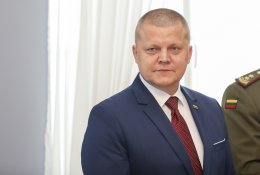 Siūloma įpareigoti informuoti vairuotojus apie „trikojus“ kelio ženklu