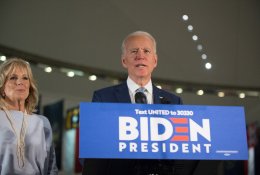 J. Bidenas džiaugiasi pergale Demokratų partijos pirminiuose prezidento rinkimuose trijose valstijose
