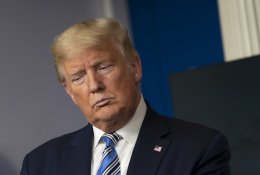 JAV prezidentas D. Trumpas žada amerikiečiams greitą atsigavimą