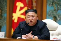 Šiaurės Korėja neigia savo lyderio mirtį: Kim Jong Unas pasirodė viešumoje