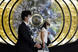 Pasaulis ieško vaistų nuo koronaviruso: japonai leis naudoti preparatą Ebolai gydyti, prancūzai tikrina nikotino poveikį