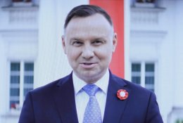 Apklausa: Lenkijos prezidento rinkimuose gali prireikti antrojo rato