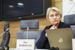 Opozicija skirtingai vertina A. Monkevičiaus siūlymą bent dviem savaitėms mokinius grąžinti į mokyklas