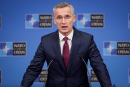 NATO vadovas J. Stoltenbergas ragina didinti gynybos finansavimą, nepaisant ekonominės krizės
