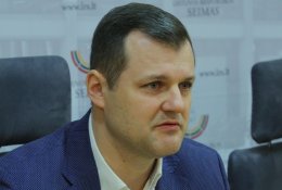G. Paluckas: valdantieji prasilenkė su logika