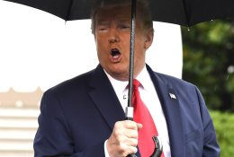 J. Boltonas savo knygoje teigia, kad 2018 metais D. Trumpas buvo pasirengęs pasitraukti iš NATO