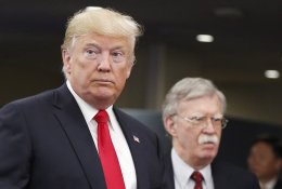 J. Boltonas: Europa turėtų žiūrėti į D. Trumpą kaip į „anomaliją“