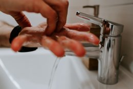 Atnaujintos rekomendacijos, kaip užkirsti kelią koronaviruso plitimui