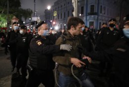 Nepaisydami milicijos smurto, baltarusiai tęsė protestus prieš A. Lukašenką