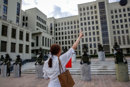 ES nusprendė įvesti naujas sankcijas Baltarusijai