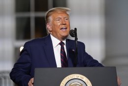 D. Trumpas sutiko būti Respublikonų partijos kandidatu JAV prezidento rinkimuose ir užsipuolė demokratų kandidatą J. Bideną