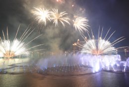 Pamatykite: Dubajuje atidarytas didžiausias pasaulyje fontanas